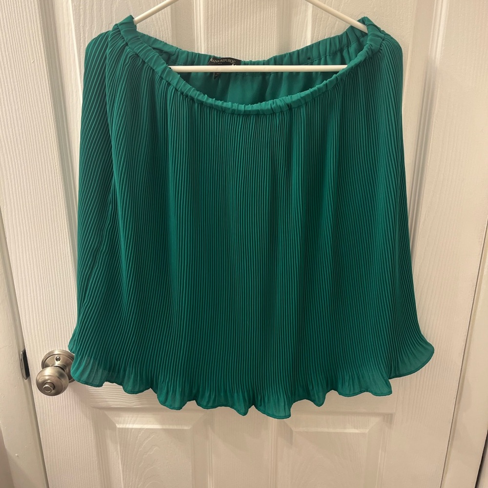 Banana Republic Green pleated skirt